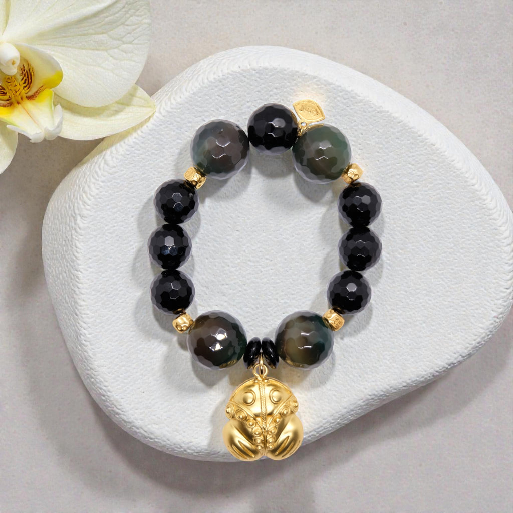 Armband aus Achat und Onyx Edelsteinen mit 24K Gold Anhänger