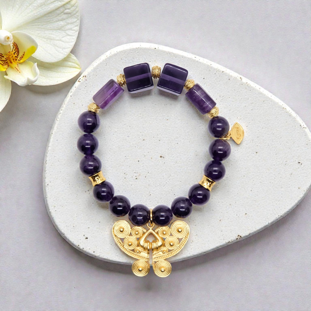 Armband mit Amethyste und 24K Gold Präkolumbianischer Anhänger