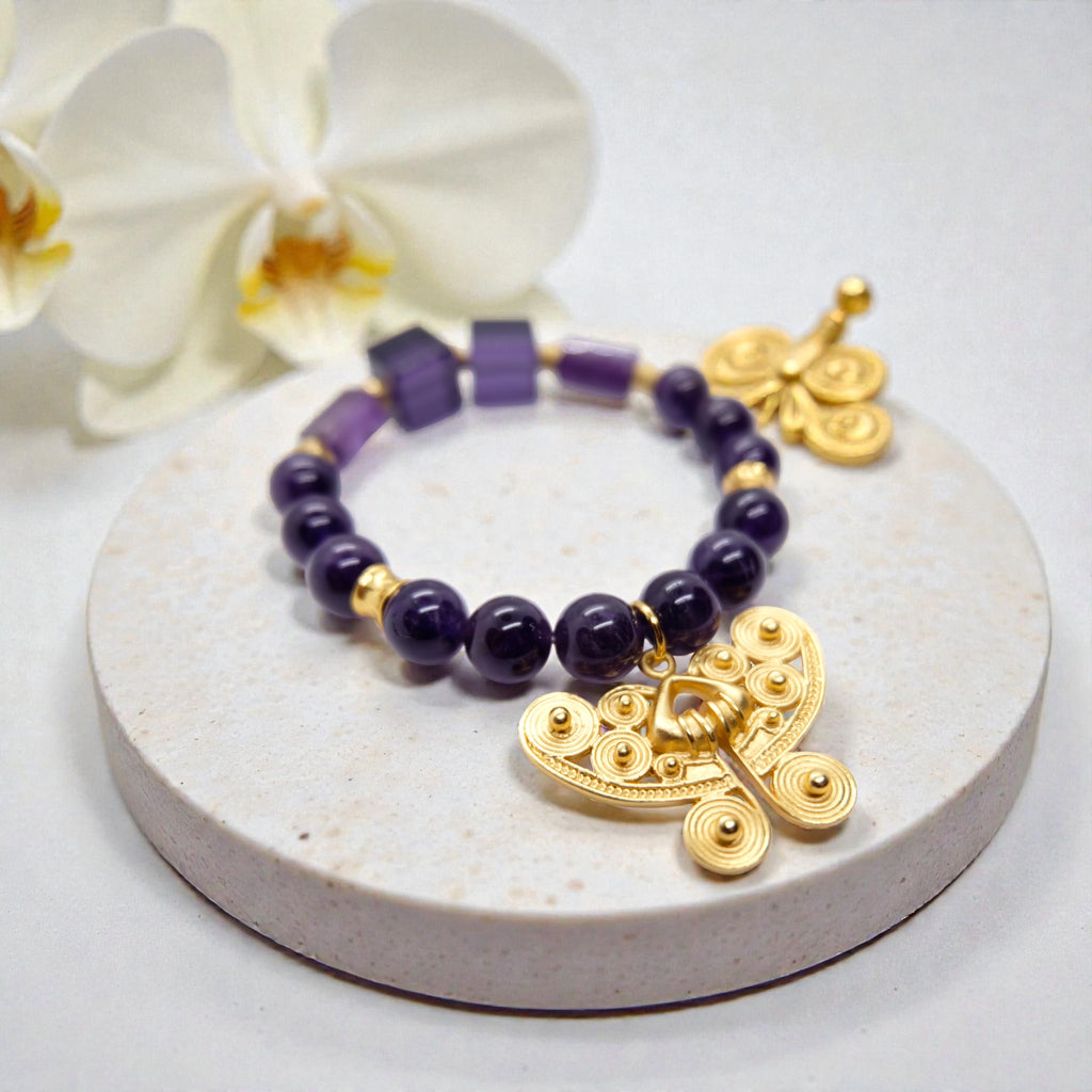 Armband mit Amethyste und 24K Gold Präkolumbianischer Anhänger 
