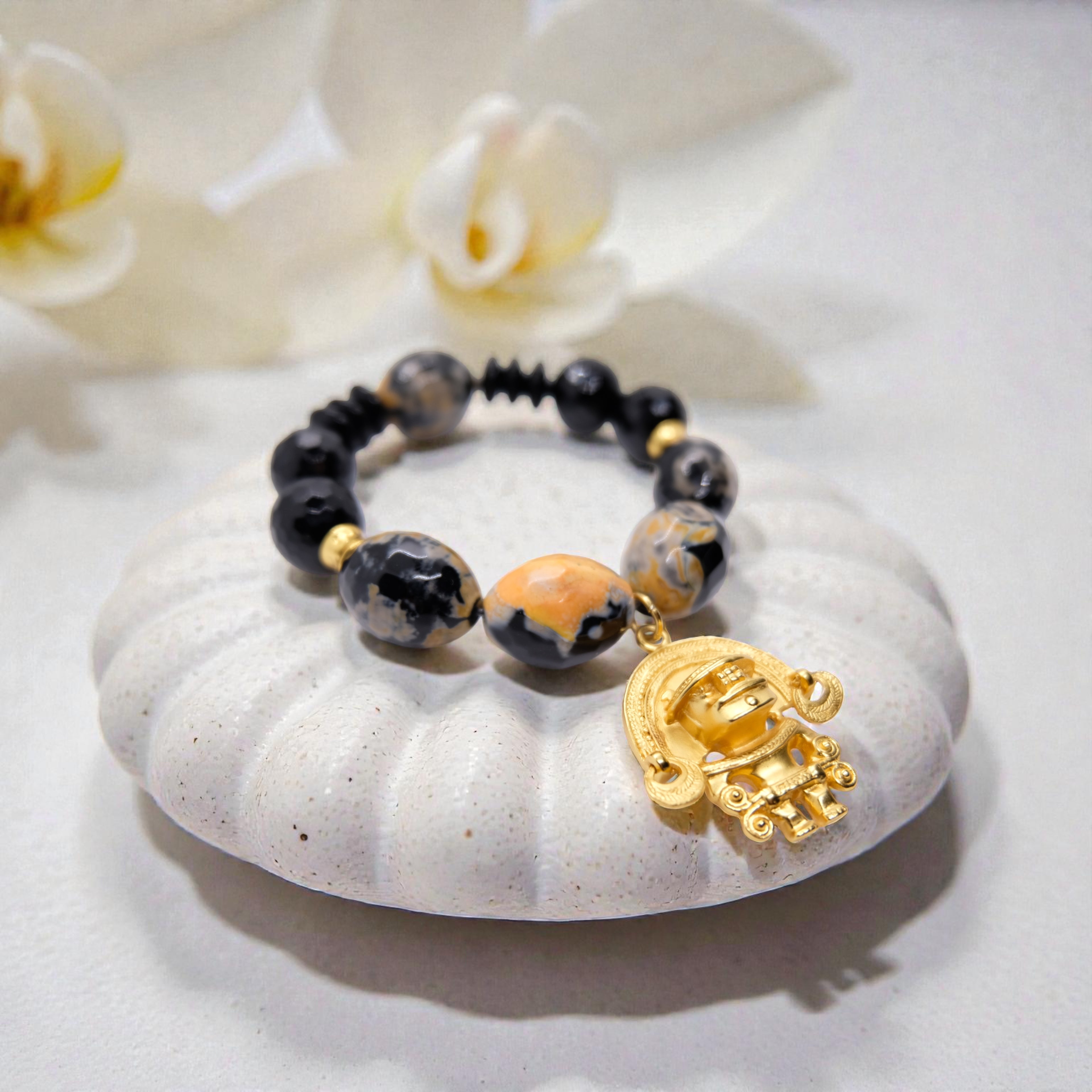 Edelsteinarmband aus Achat und Onyx Steinen mit 24K Gold Anhänger