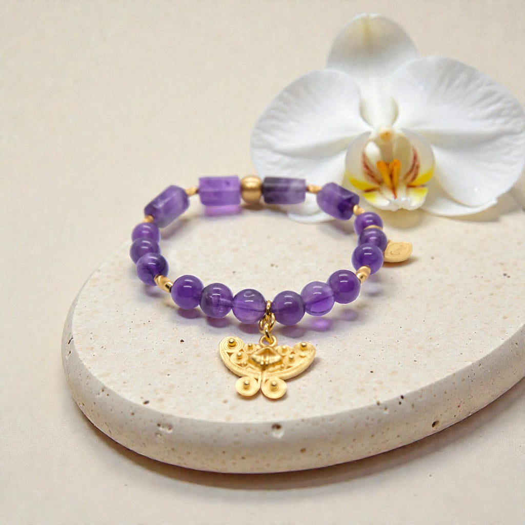 Edelsteinarmband aus Amethyst-Steinen mit 24K Gold Anhänger
