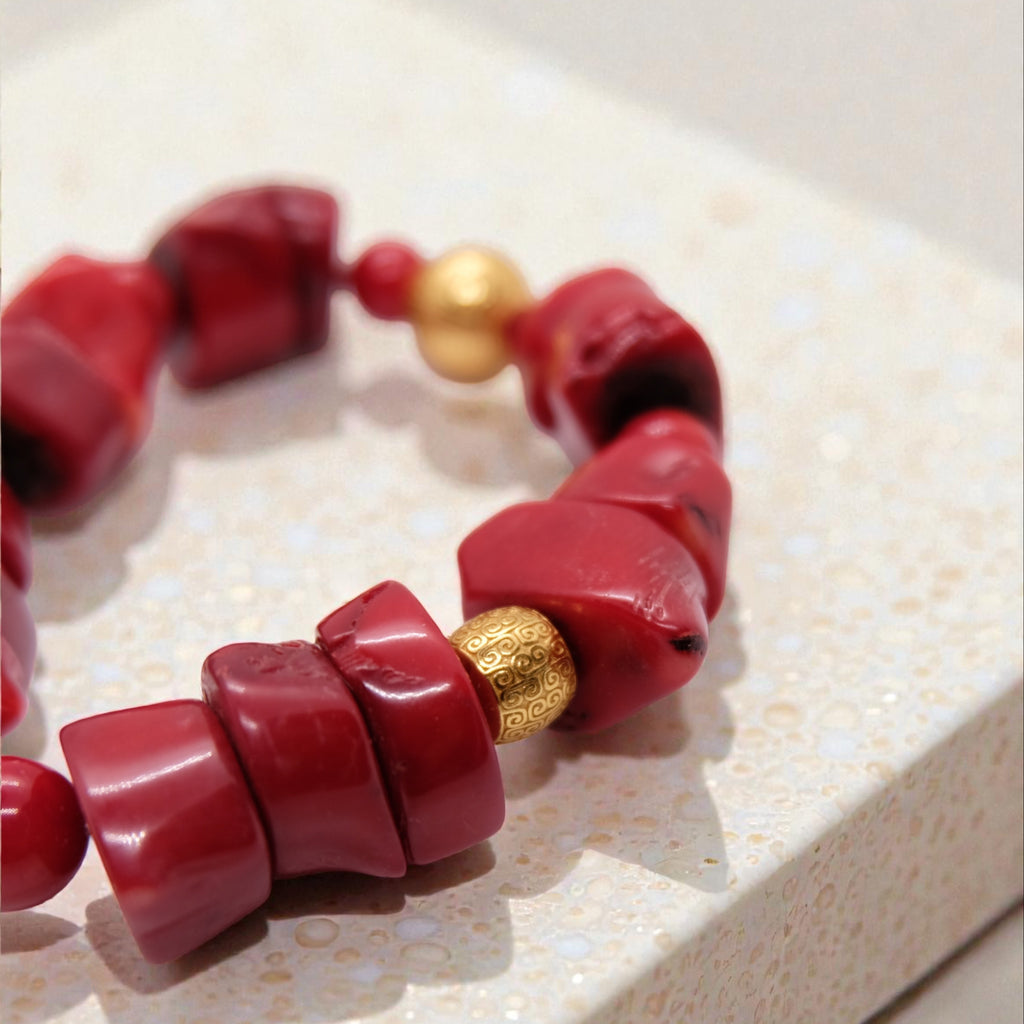 Rotes Korallen-Armband mit vergoldeten Sterling Silver Elementen