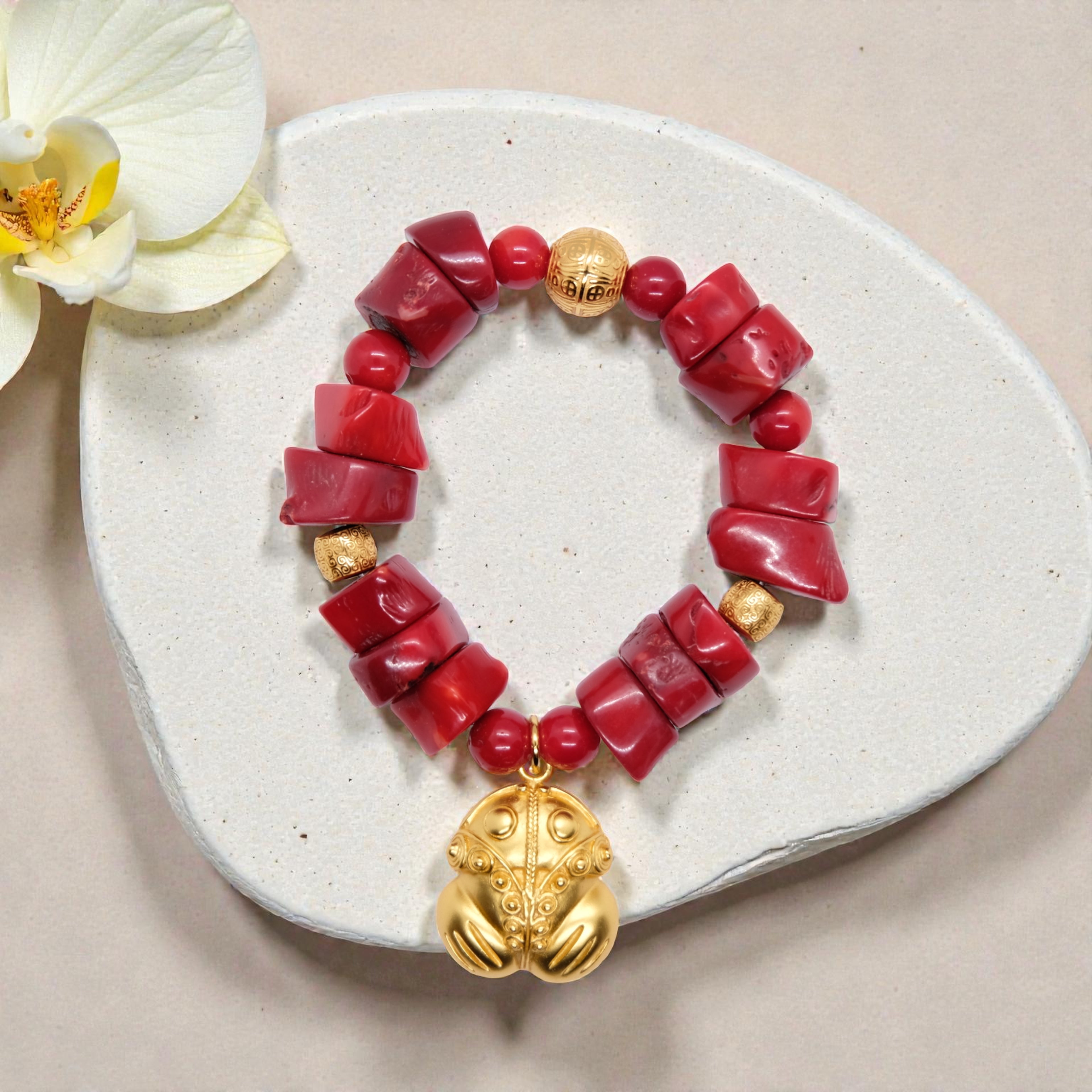 Rotes Korallen-Armband mit vergoldeten Sterling Silver Elementen