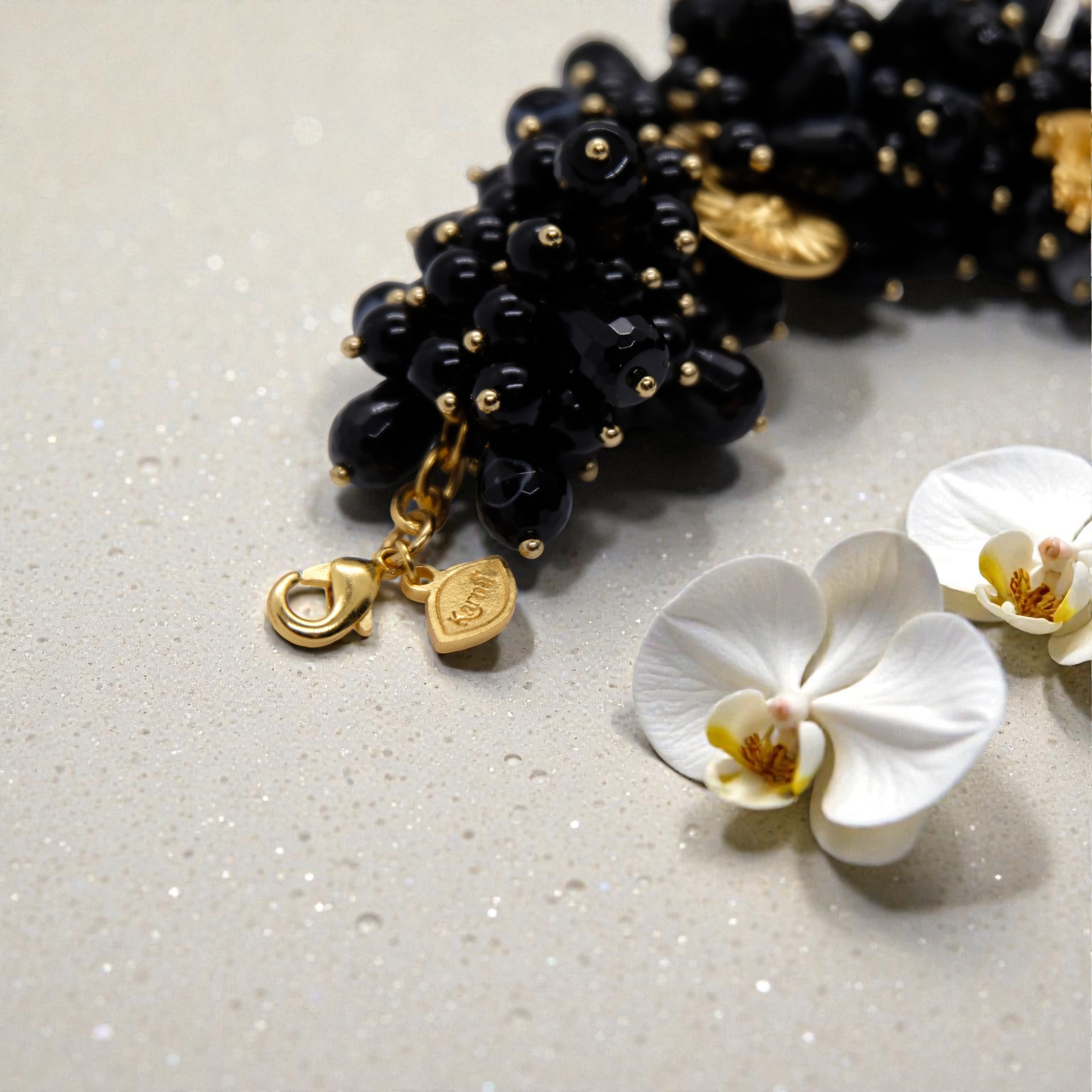 XL Edelsteinarmband aus Onyx mit 24K Gold Anhänger